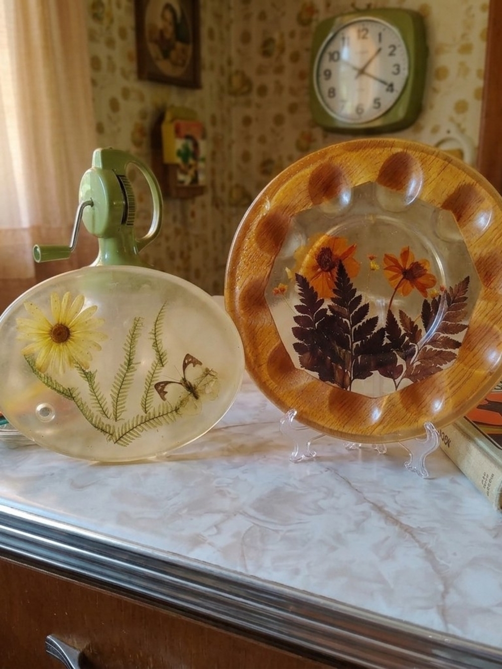 Vintage Floral Pressed Flower Trivet And Deviled Egg Holder Set - Yellow & Brown